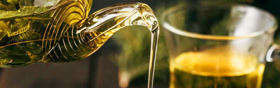 Tea notes — tea being poured into a glass